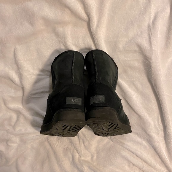 UGG Women’s Classic Short II Boots Size 8 Black - Picture 11 of 11
